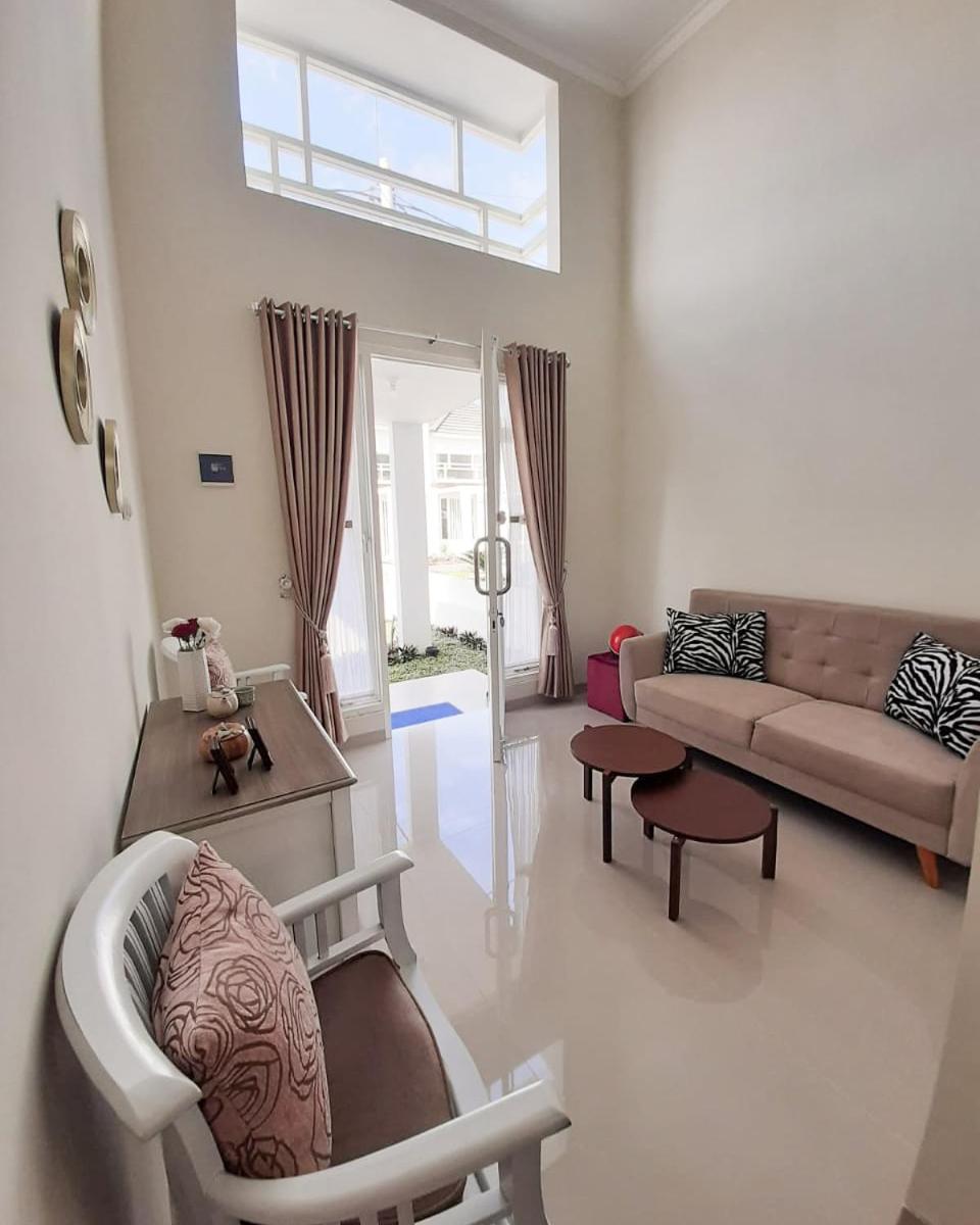 Villa Blossom Kayana Regency E7 - Housity