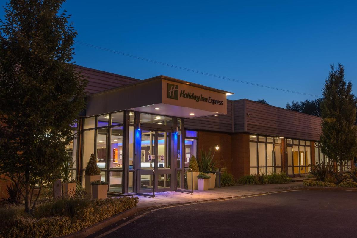 Holiday Inn Express Preston South, an IHG Hotel - Housity