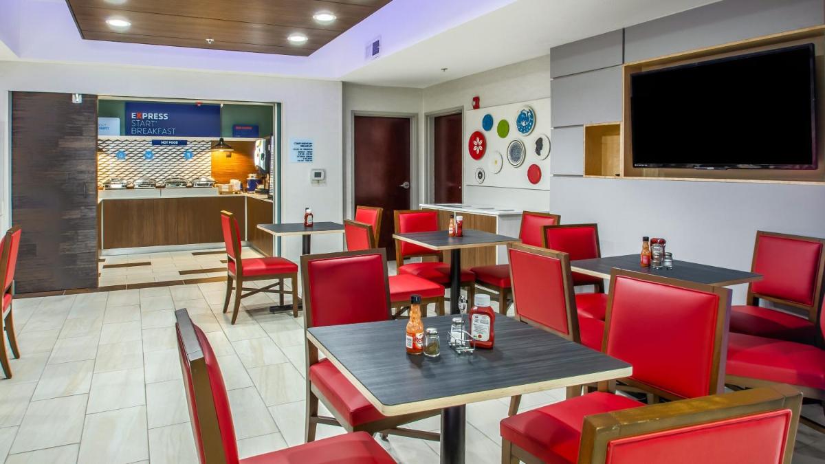 Holiday Inn Express & Suites - Olathe South, an IHG Hotel - Housity