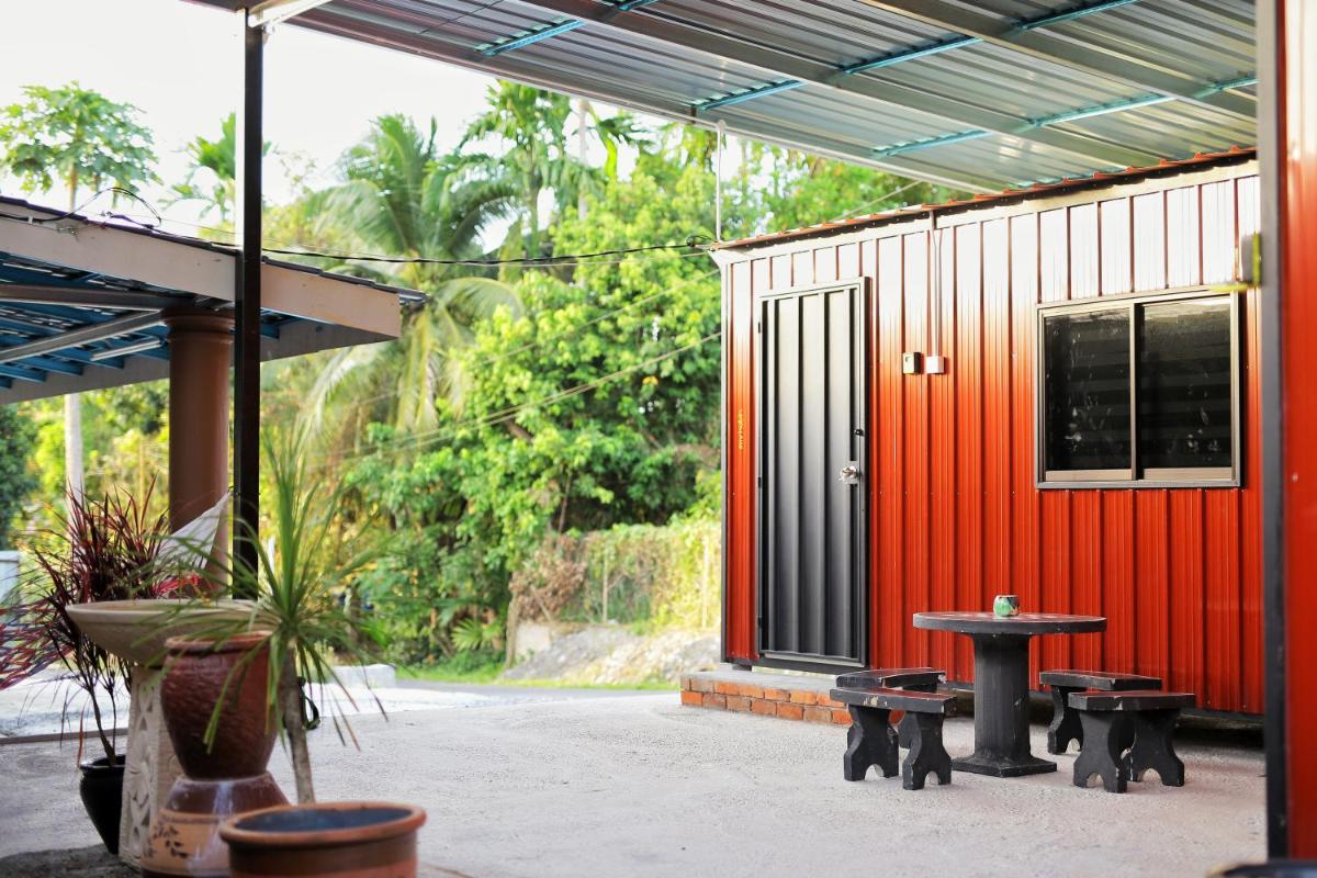 Padang Besar Red Cabin Homestay - Housity
