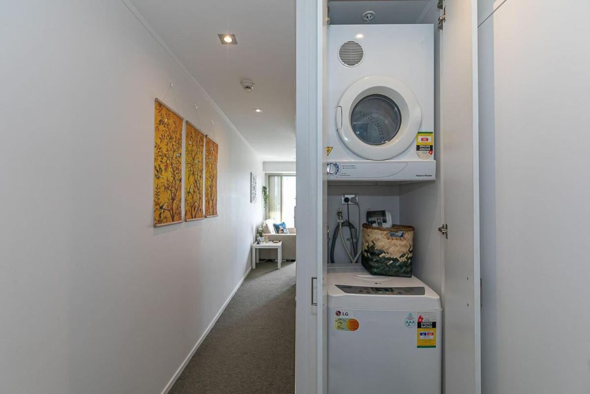 2BR Apartment w/ Balcony, Gym and Parking Access! - Housity