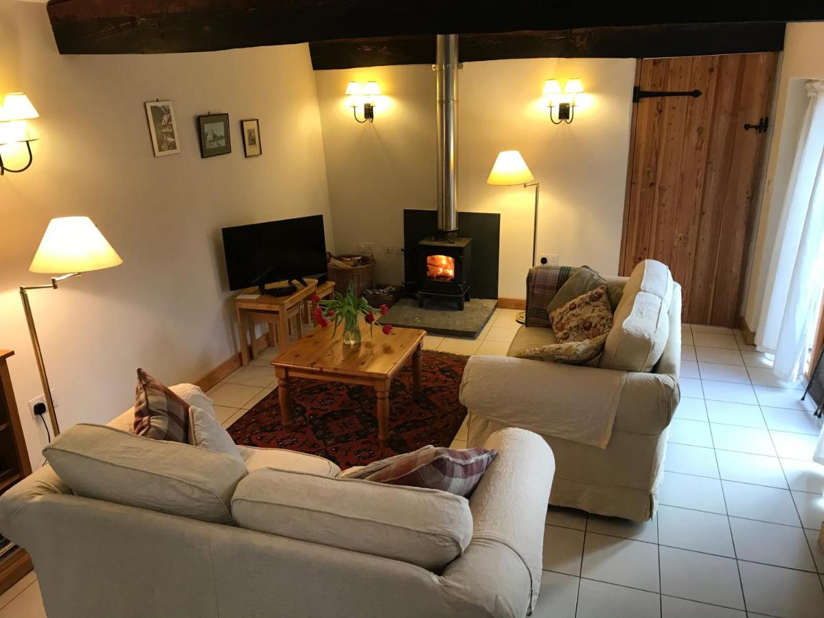 The Old Coach House - Housity