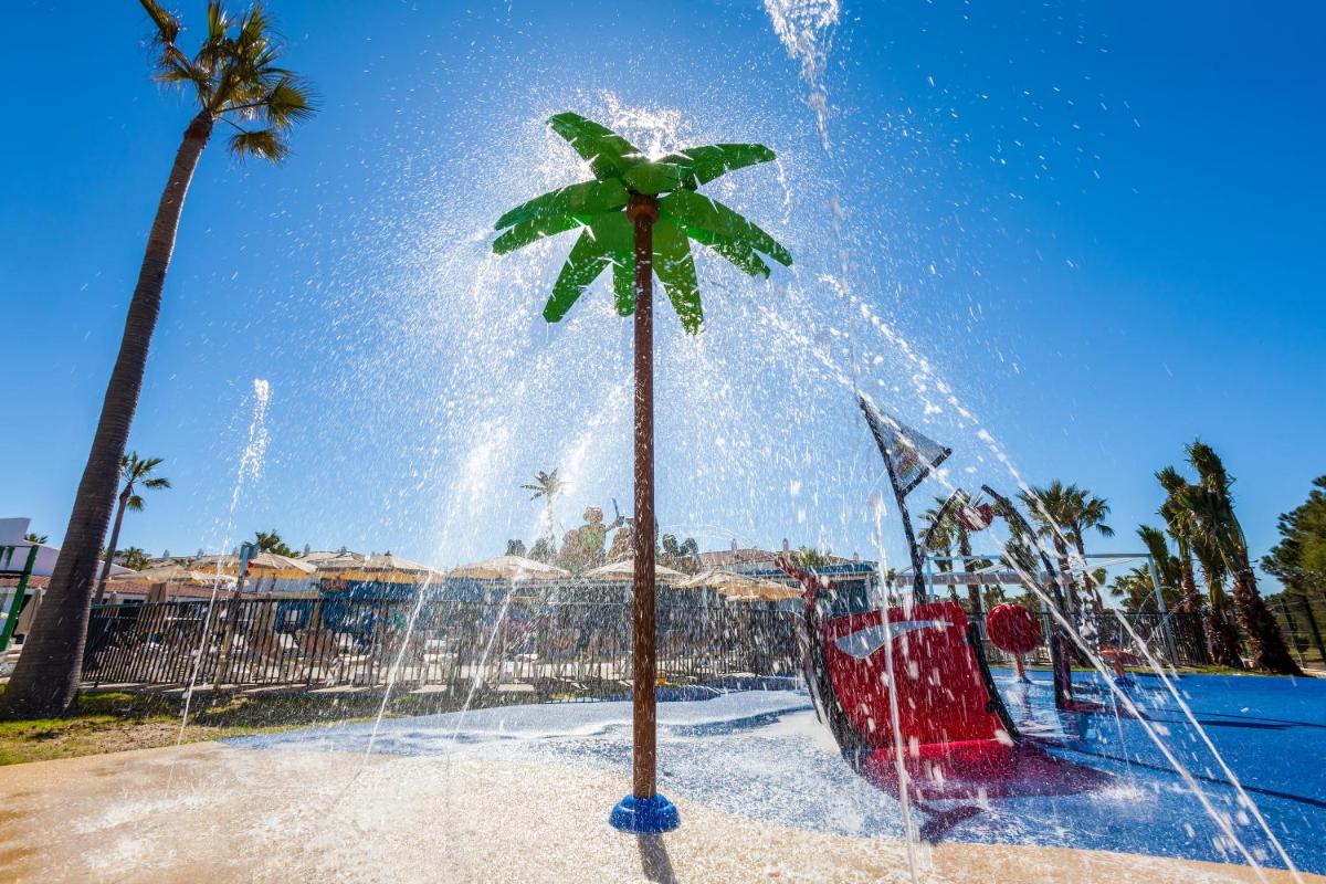 Piscina en o cerca de Hotel Riu Chiclana - All Inclusive