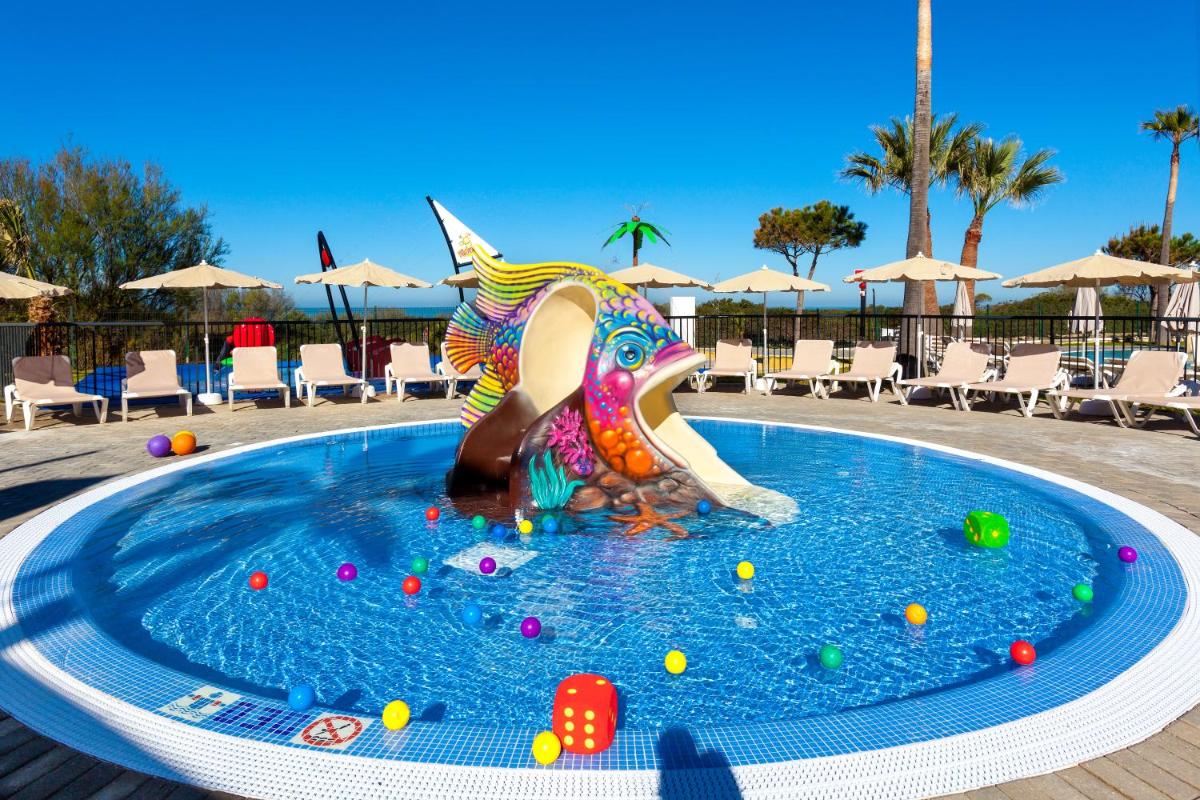 Piscina en o cerca de Hotel Riu Chiclana - All Inclusive