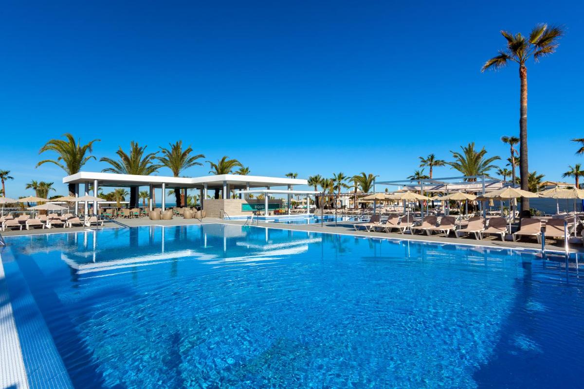 Piscina en o cerca de Hotel Riu Chiclana - All Inclusive