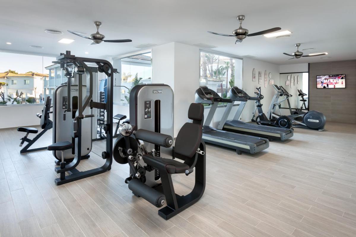 Gimnasio o instalaciones de fitness de Hotel Riu Chiclana - All Inclusive