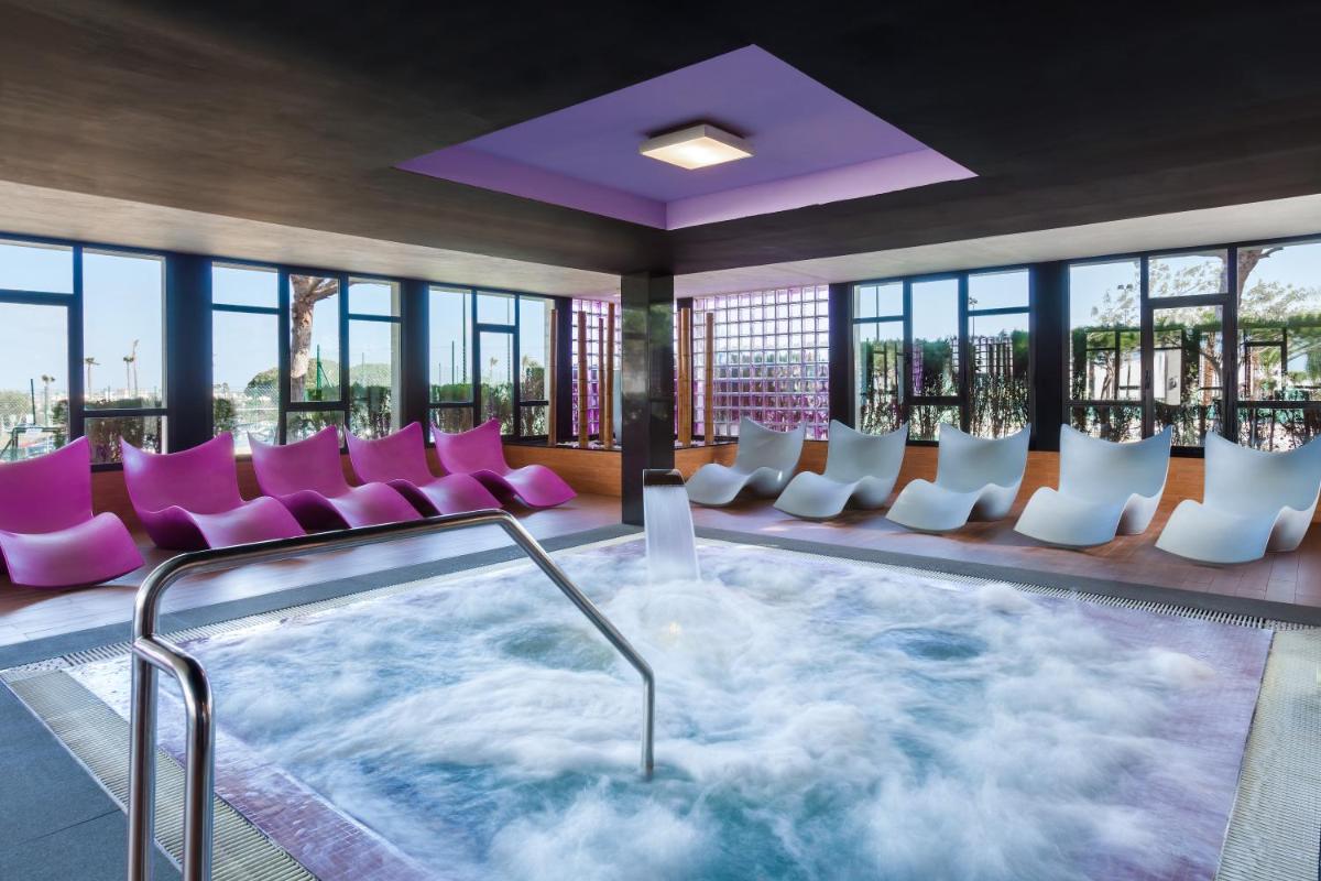 Piscina en o cerca de Hotel Riu Chiclana - All Inclusive