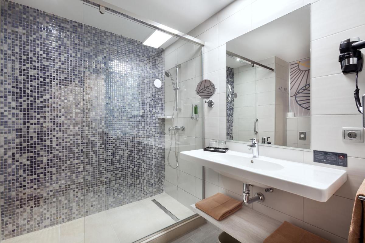 Un baño de Hotel Riu Chiclana - All Inclusive