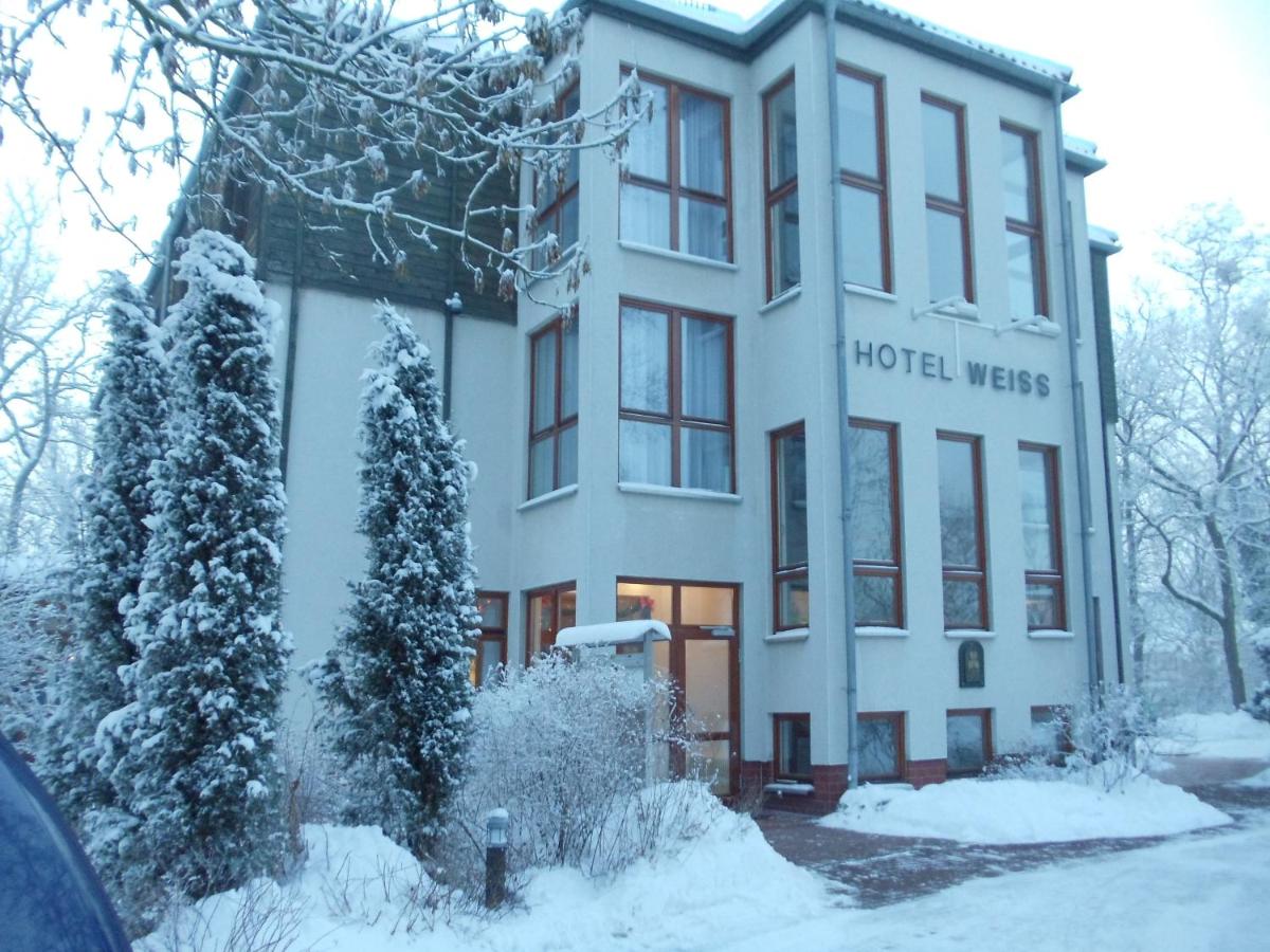 Hotel Weiss - Housity
