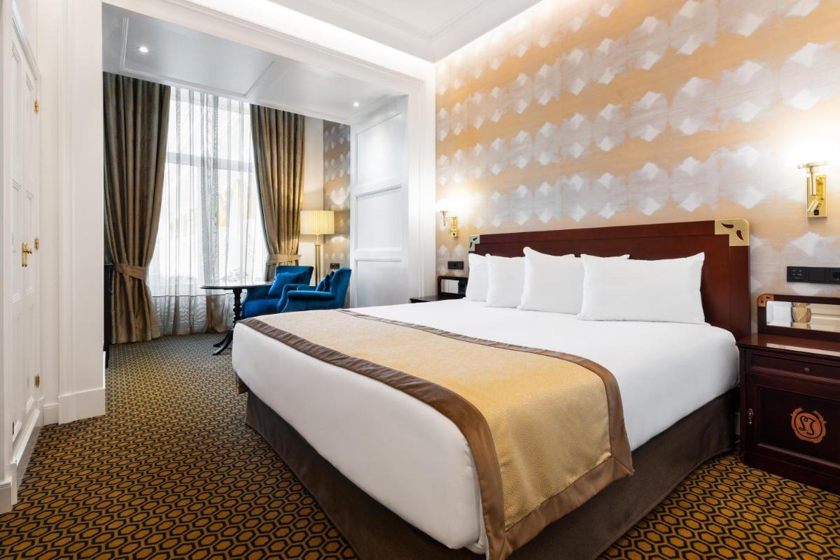 Cama o camas de una habitación en Eurostars Gran Hotel La Toja