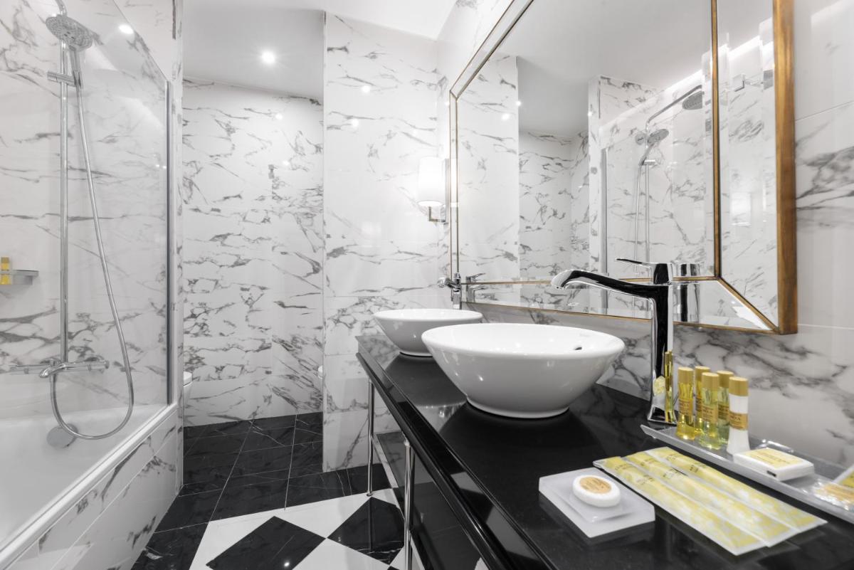 Un baño de Eurostars Gran Hotel La Toja