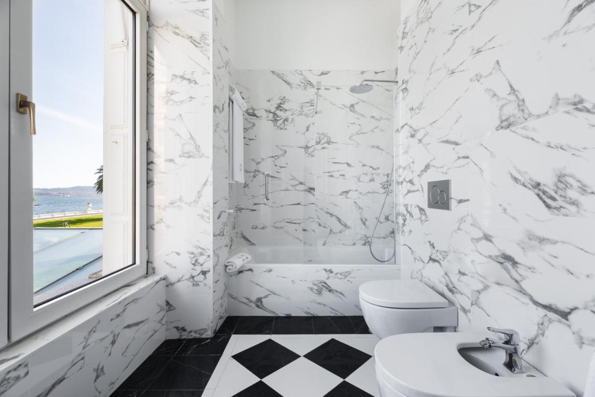 Un baño de Eurostars Gran Hotel La Toja