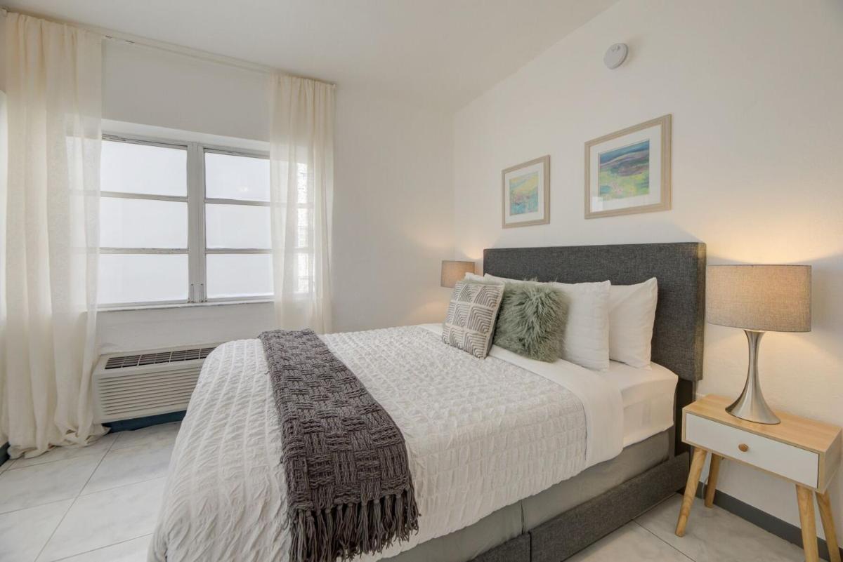 Del Rio Condo - Housity