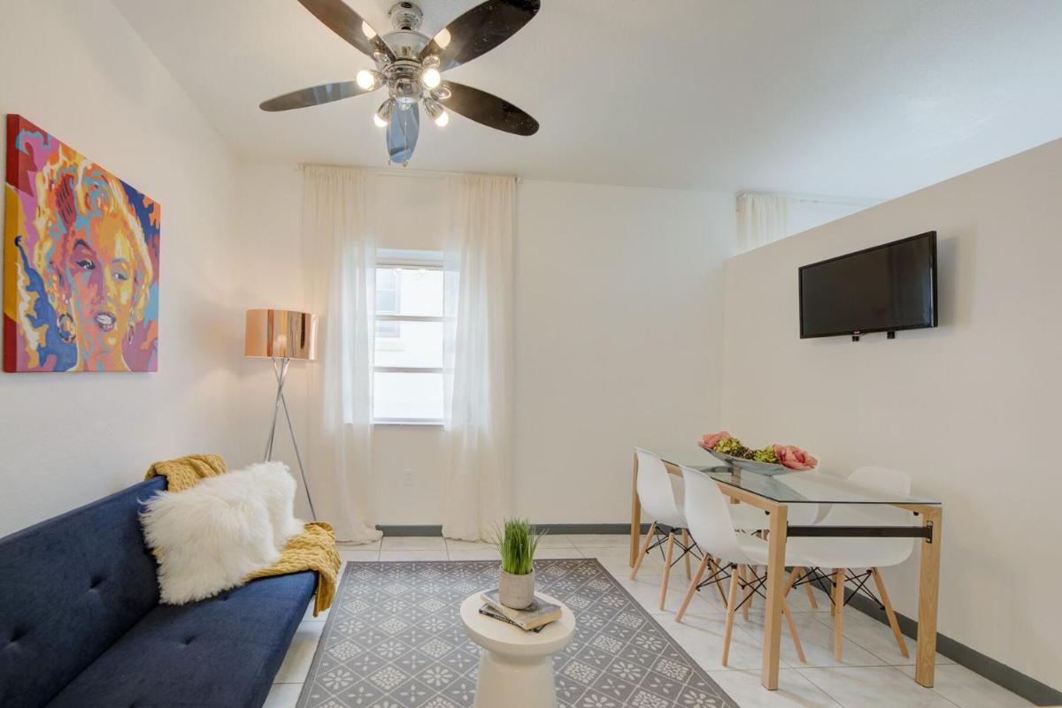 Del Rio Condo - Housity