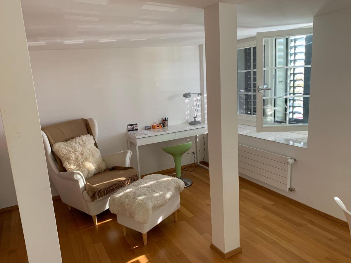 Gemütliche Ferienwohnung Zürichsee, Seeblick, am Hafen Stäfa - Housity