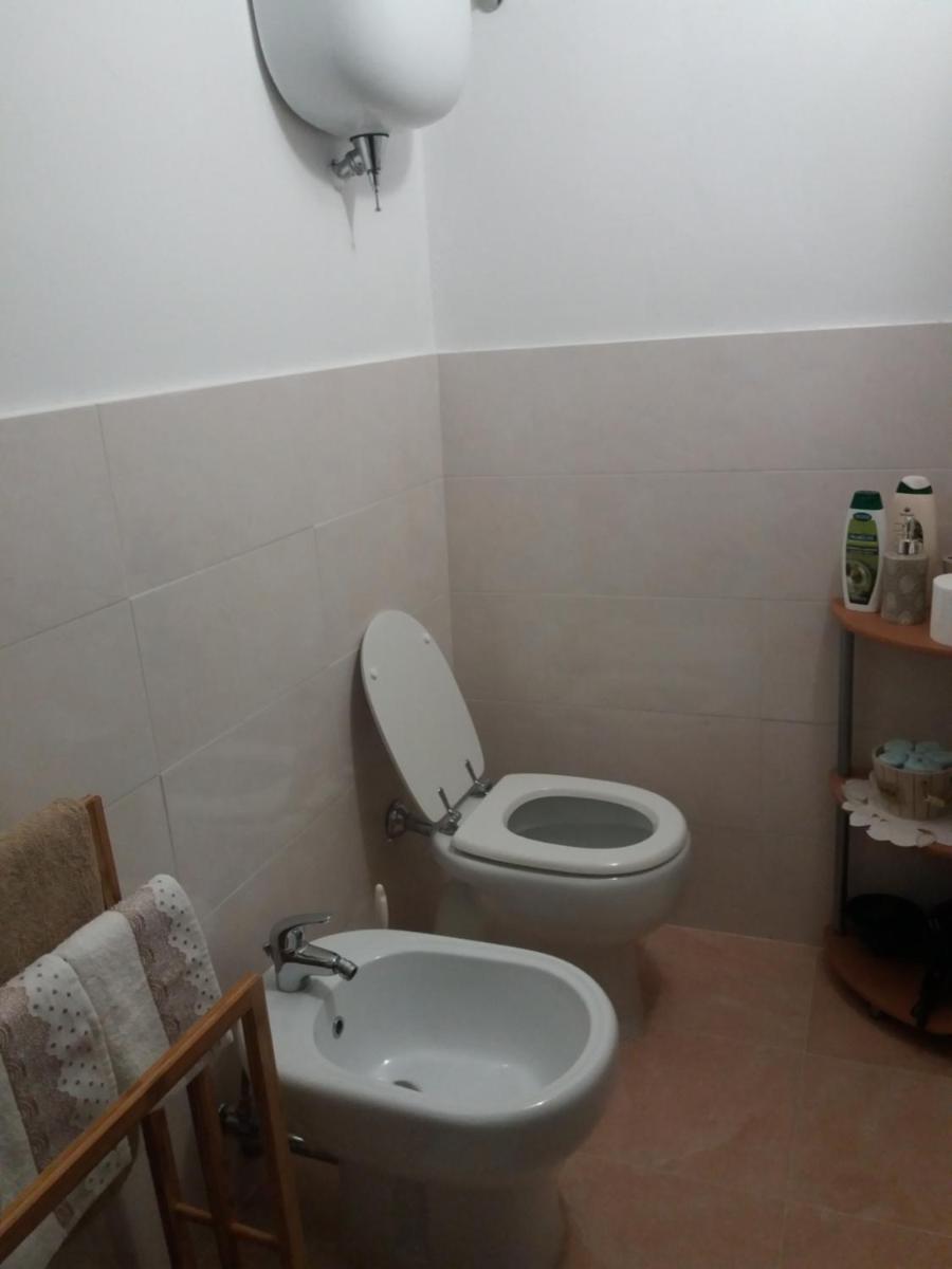 Le Tre Rose - Housity