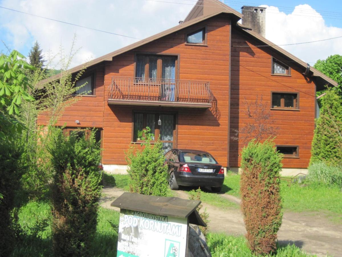 podkornutami - Housity