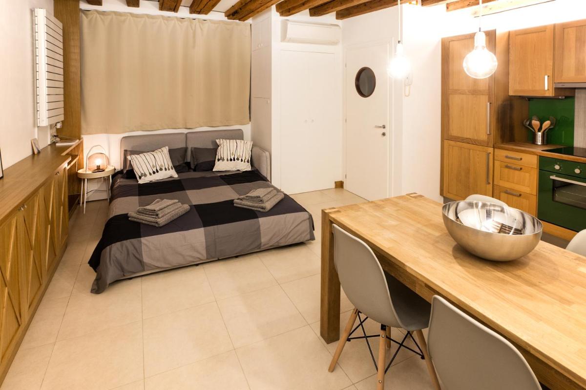 The Carpenter's House - Smart Venice Collection - Housity