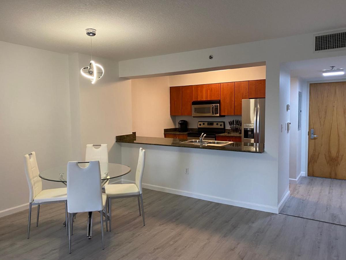 Suitetrails - Chic and Modern, Brickell / Miami + FREE Parking