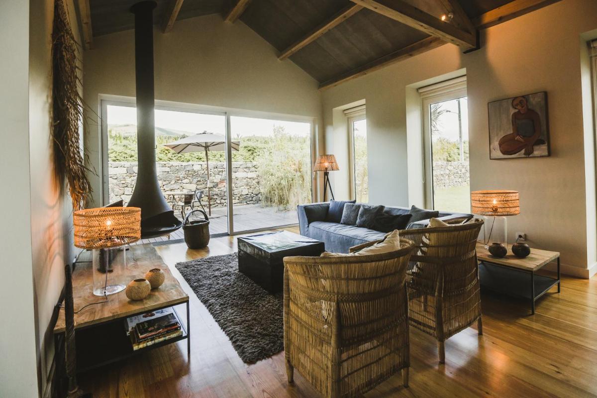 Uma área de estar em SENSI Azores Nature and SPA