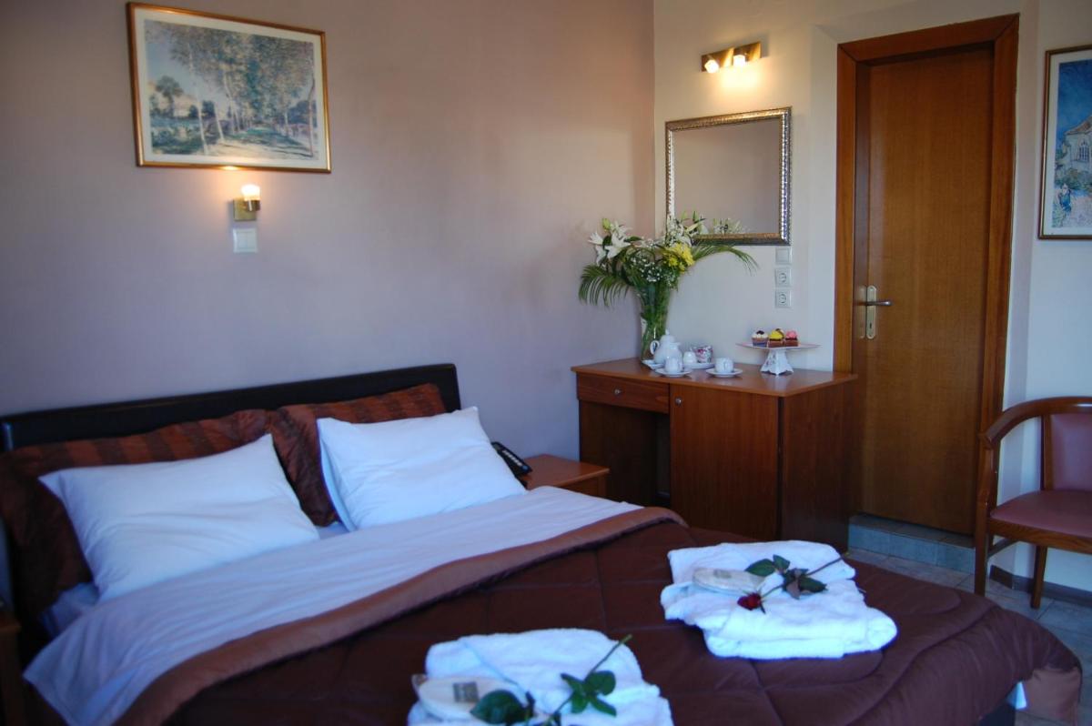 Paris Hotel - Housity