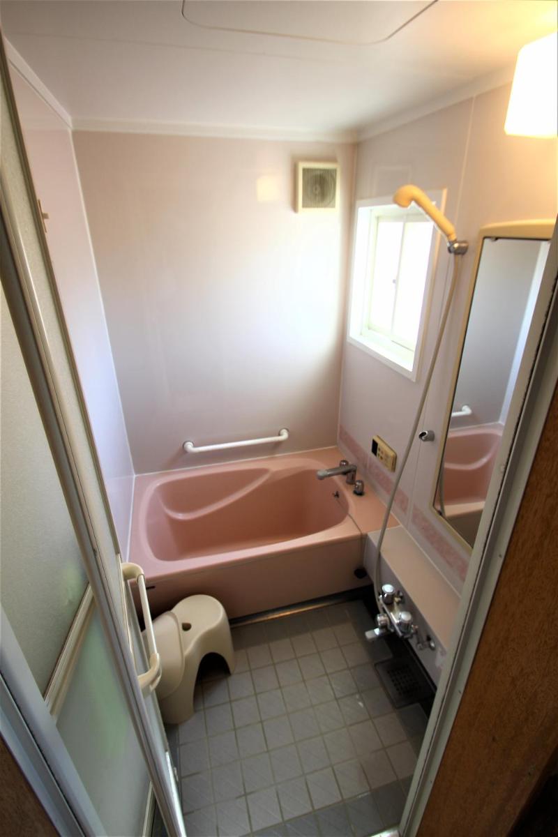 Gesutohausuxi ping - Housity