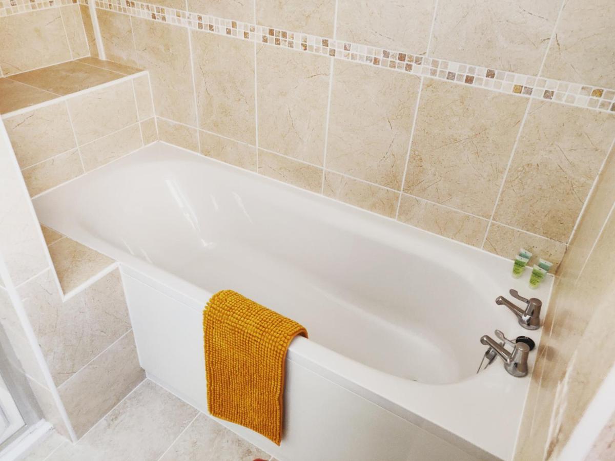 New 1 Bed First Floor Flat in Central Fareham - Housity