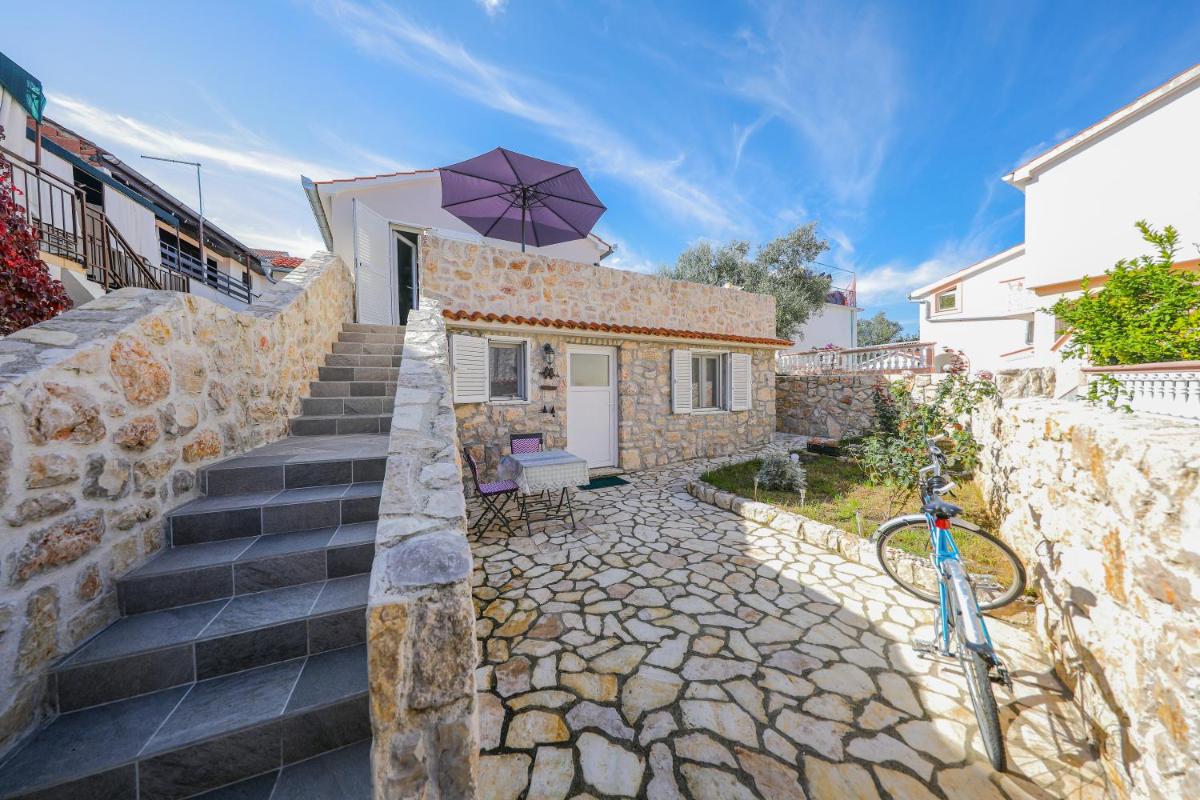 Holiday Home Ana - Housity