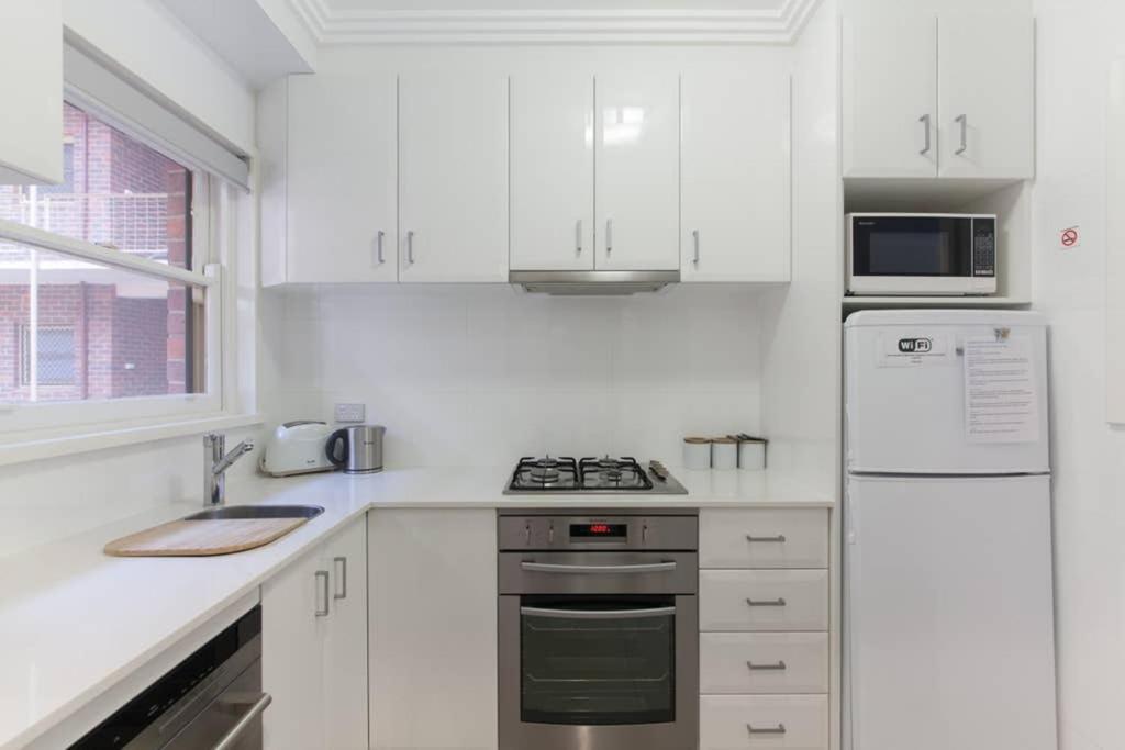 Suitetrails - M4 West Perth Studio Apartment near Kings Park