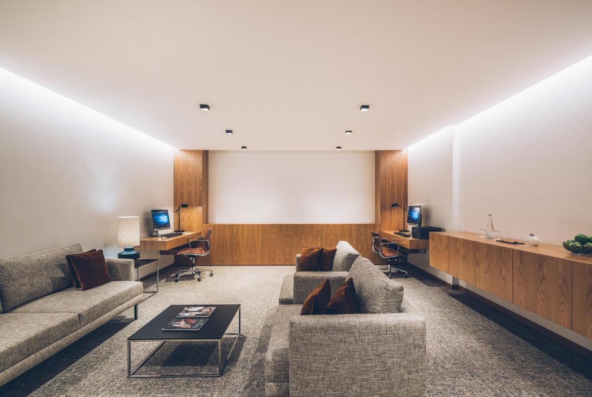 Uma televisão e/ou sistema de entretenimento em Iberostar Selection Lisboa