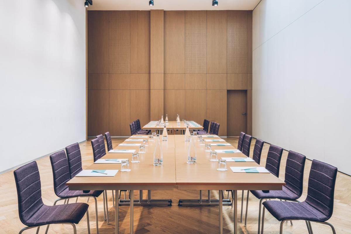 A área empresarial e/ ou a sala de conferências de Iberostar Selection Lisboa