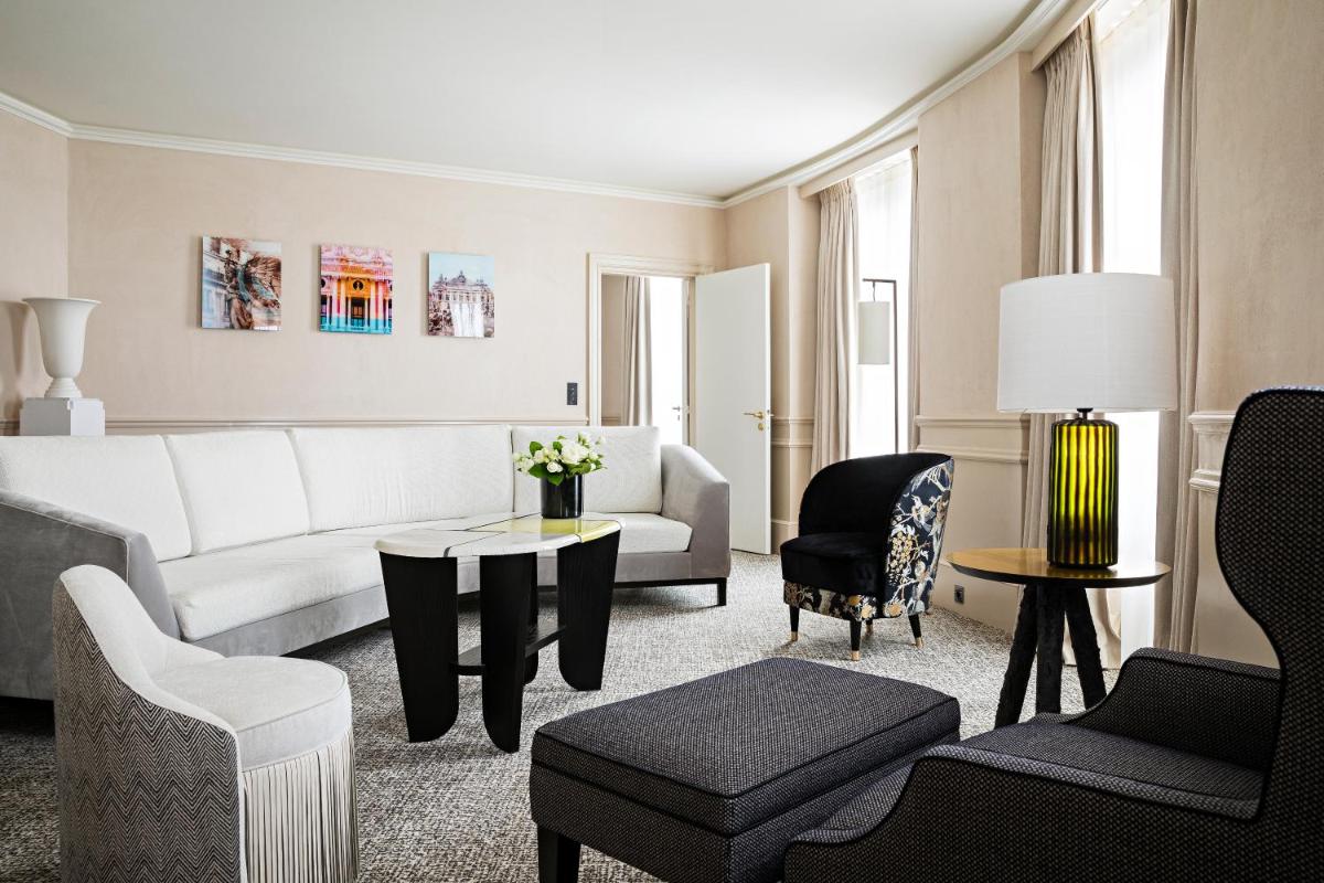Coin salon dans l'établissement Sofitel Le Scribe Paris Opera