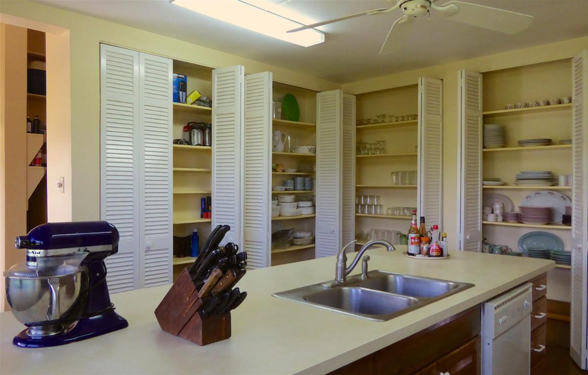 Suitetrails - Seafront, Garden, Cook/Housekeeper, Gated Community, 5 Beds, 3 Bdrms, (JhV25)