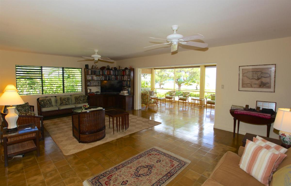 Suitetrails - Seafront, Garden, Cook/Housekeeper, Gated Community, 5 Beds, 3 Bdrms, (JhV25)