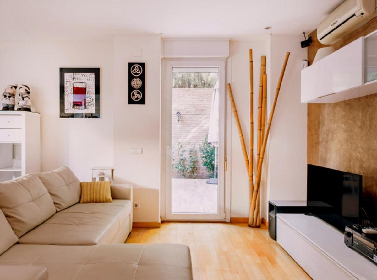 Bonito duplex con piscina en Barcelona&playa - Housity