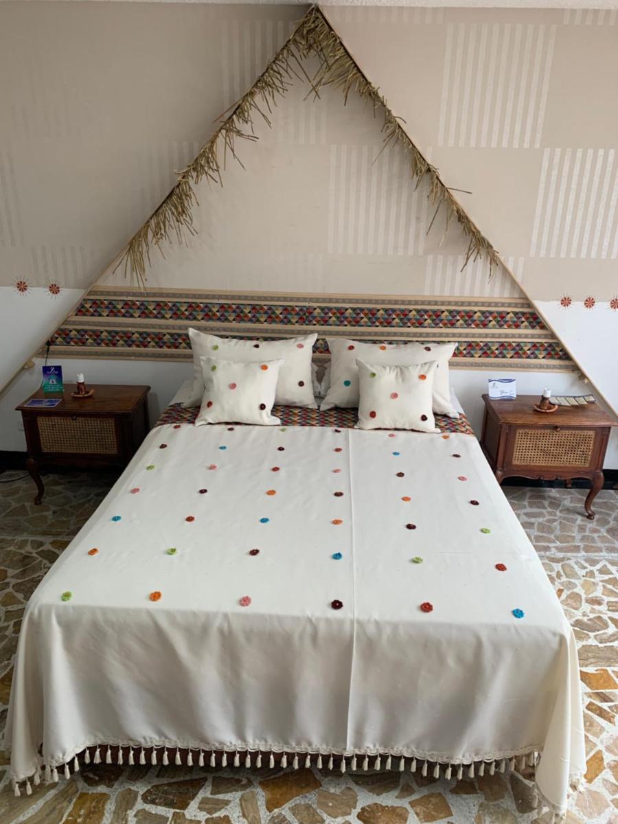 Hotel Zandu - Housity