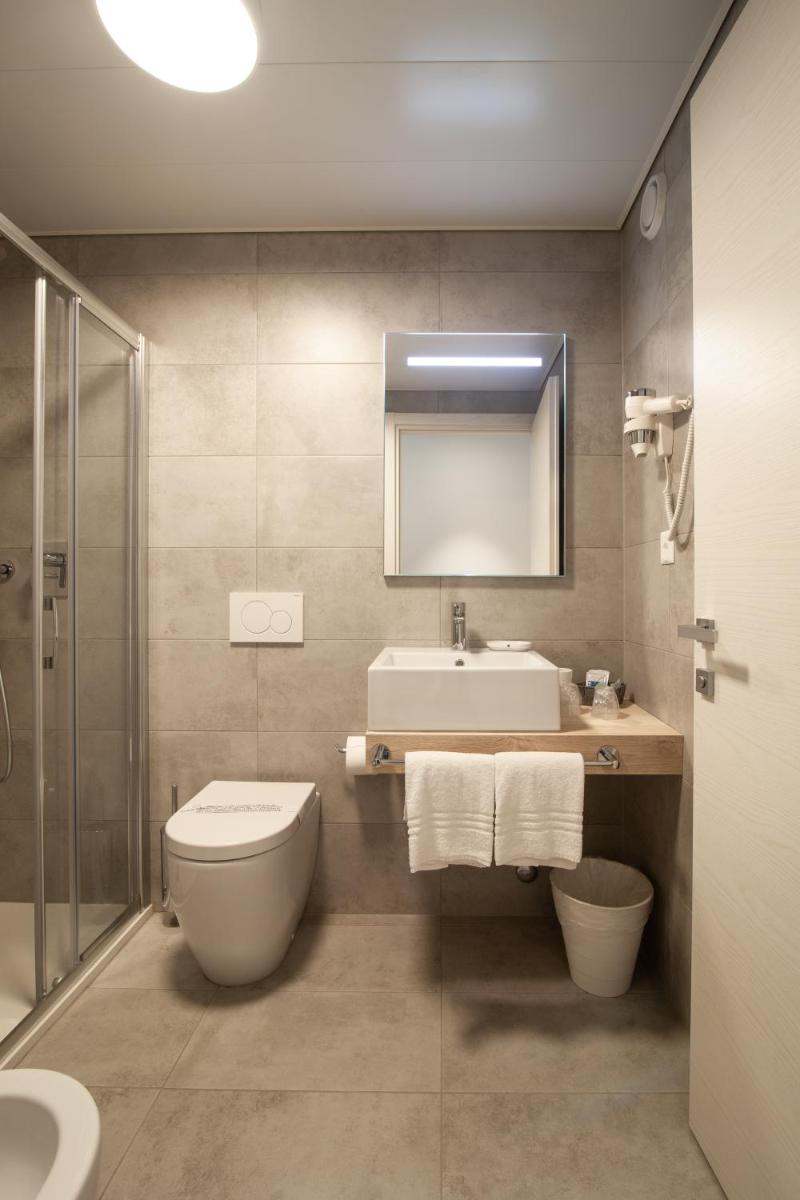Hotel Albergo Milano - Housity