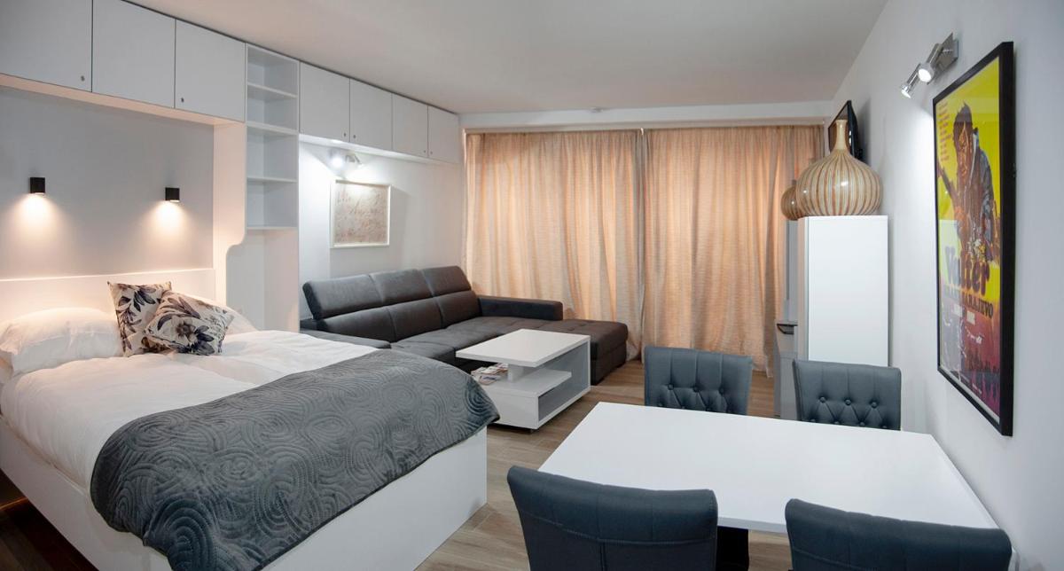 Studio Apartment Theatre View - Housity