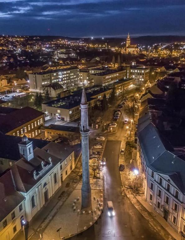 Oázis Apartman - Housity