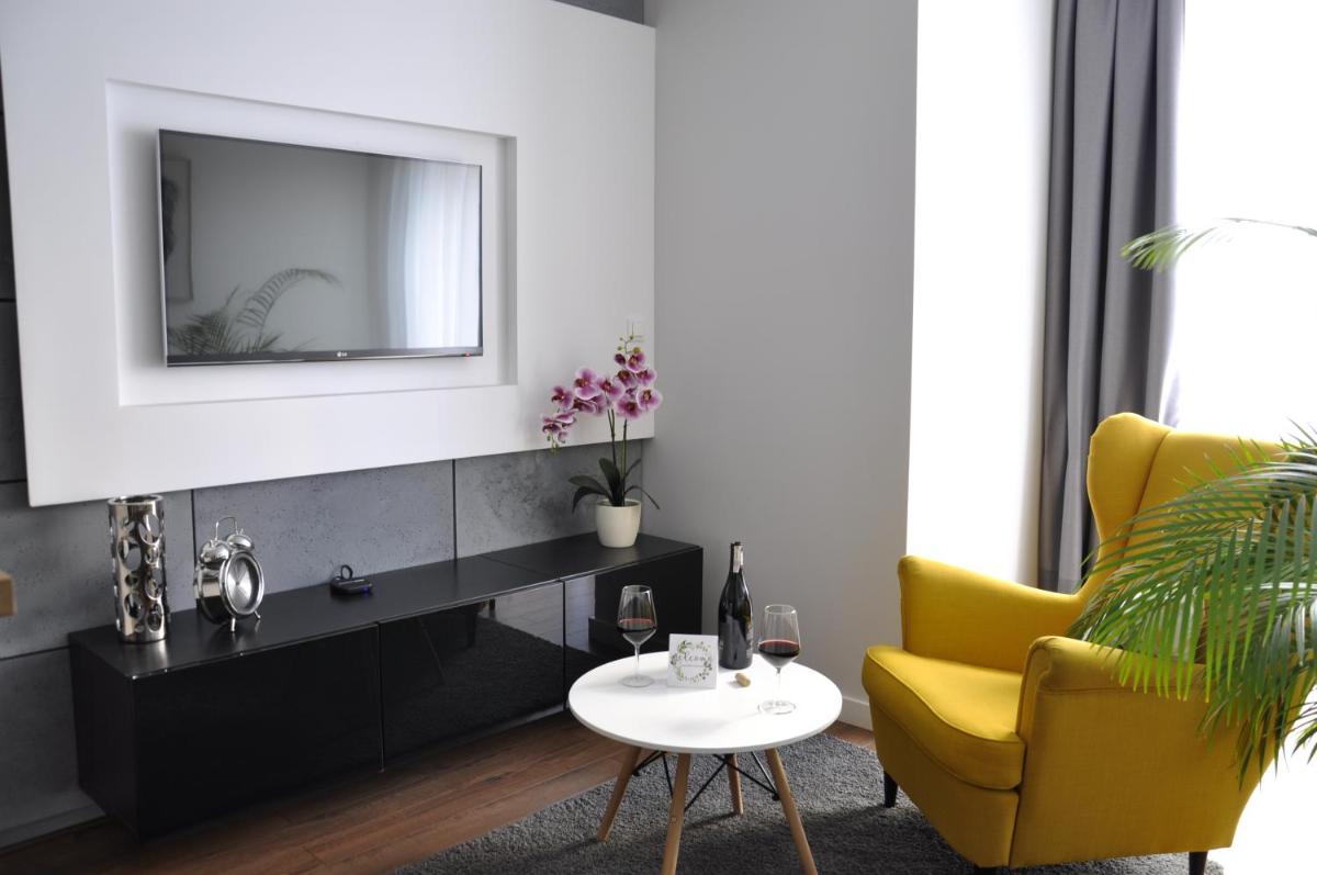 Apartament na Tęczowej - Housity
