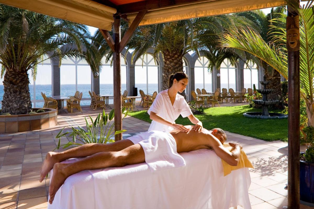 Clientes alojados en Hotel San Agustin Beach Club