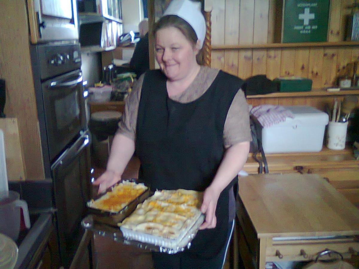 Ms McCreadys Guest House - Housity