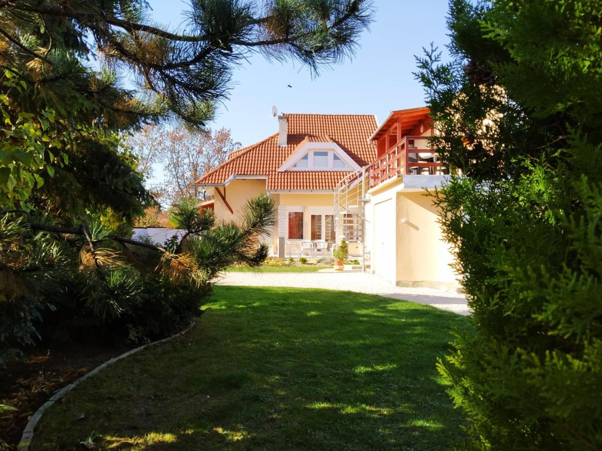 Suitetrails - 4 Évszak Apartman