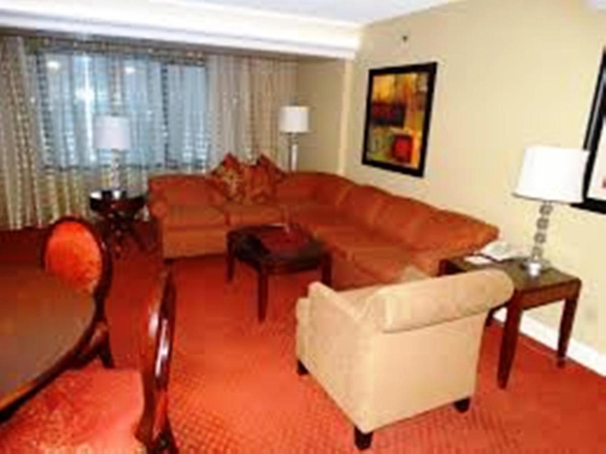 GetAways at the Jockey Club - Housity