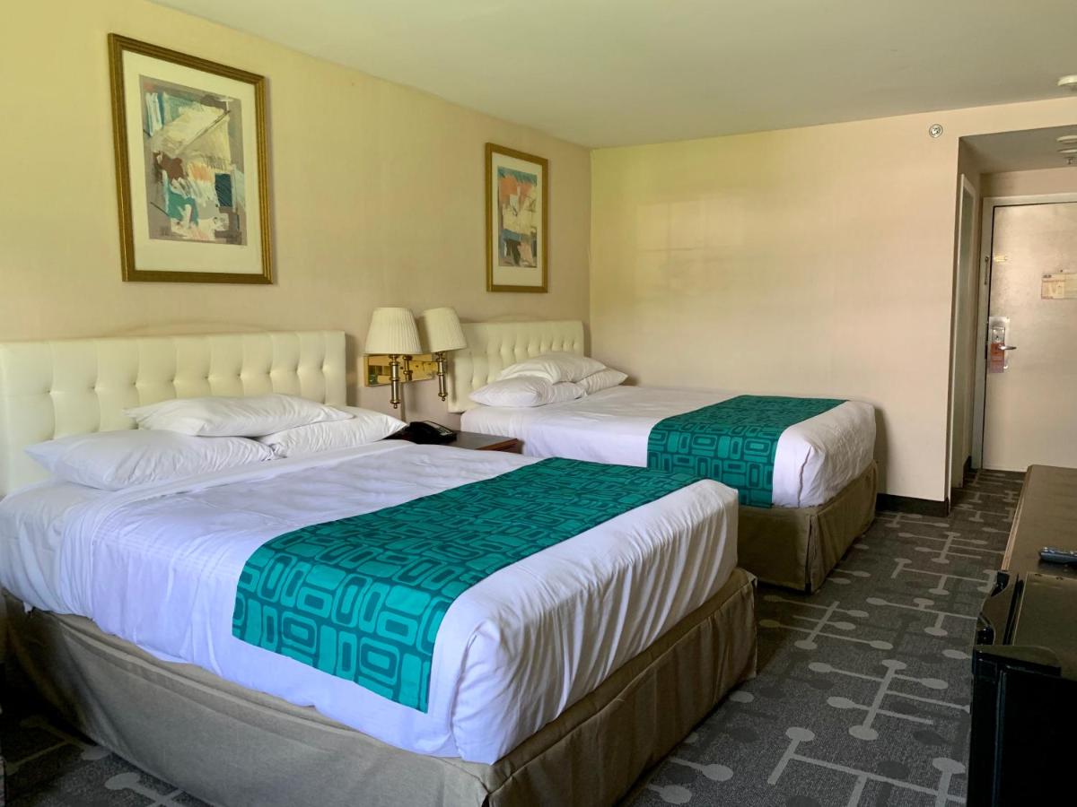 Howard Johnson by Wyndham Williamstown - Housity