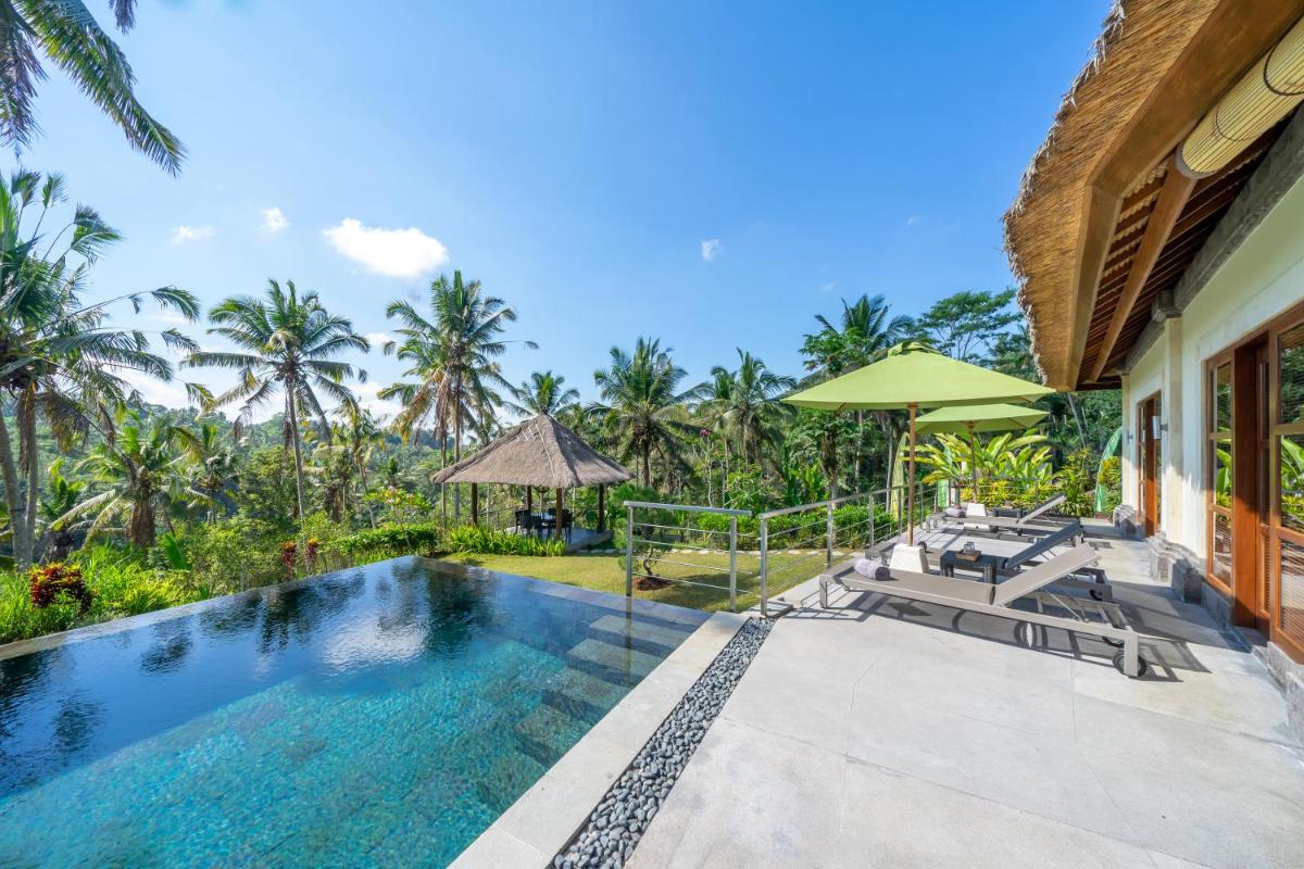 Villa Themma Jungle - Sumptuous 3BR Luxury Villa with Majestic Jungle View North of Ubud - Housity