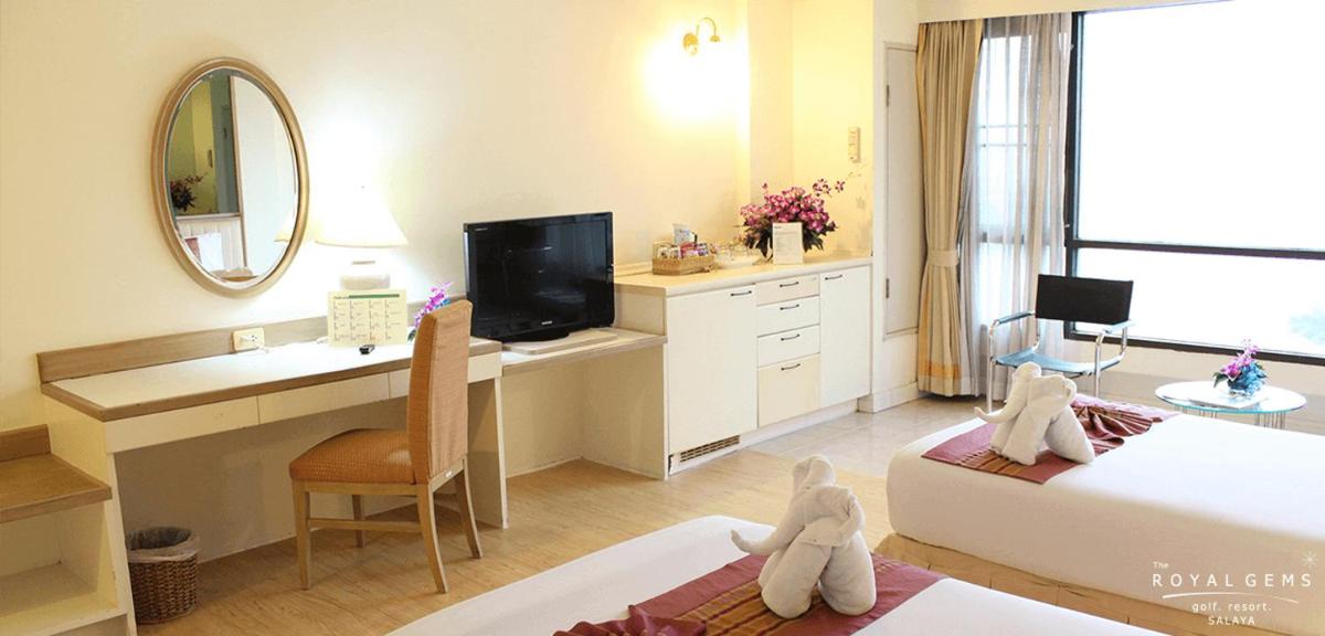 The Royal Gems Golf Resort - Housity