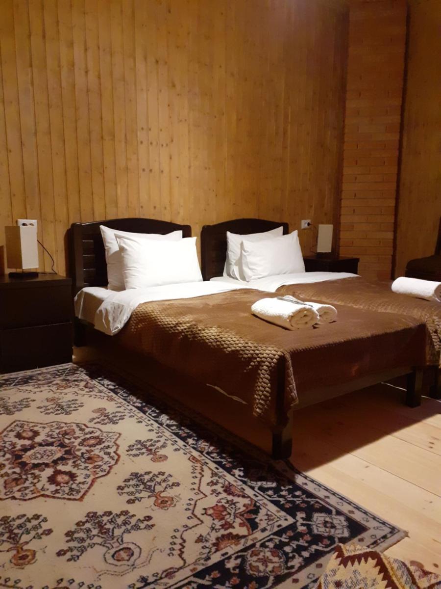 Bana - Housity