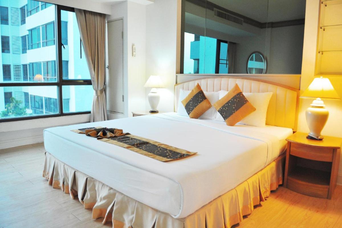 The Royal Gems Golf Resort - Housity