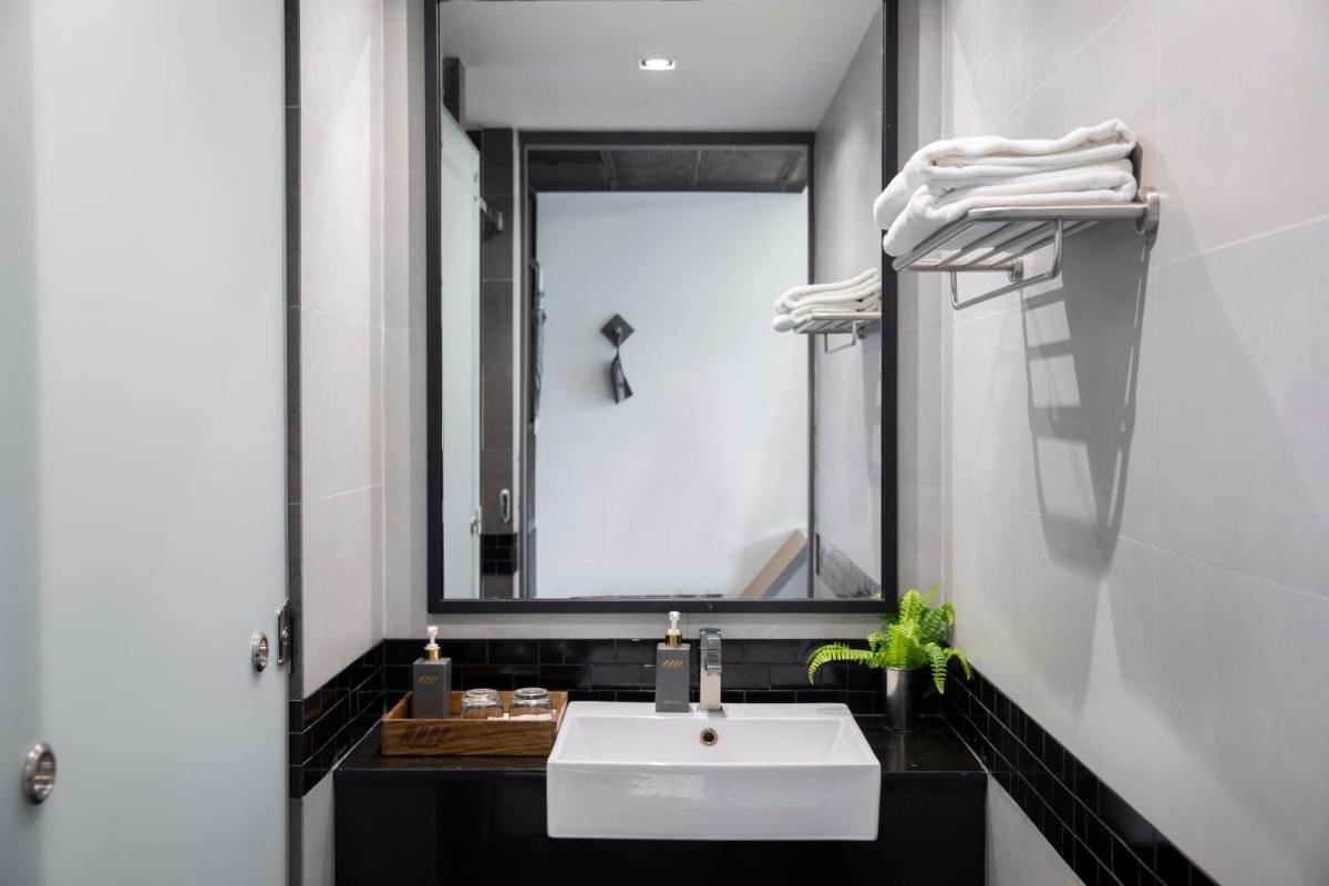 The VELO'S Hotel and Pumptrack - Housity